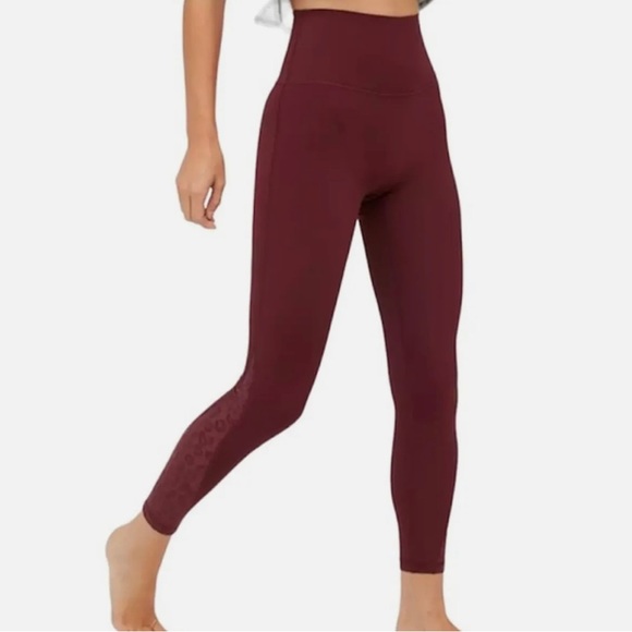 Aerie Offline Goals High Waisted Maroon Red Cheetah print leggings - Picture 3 of 7